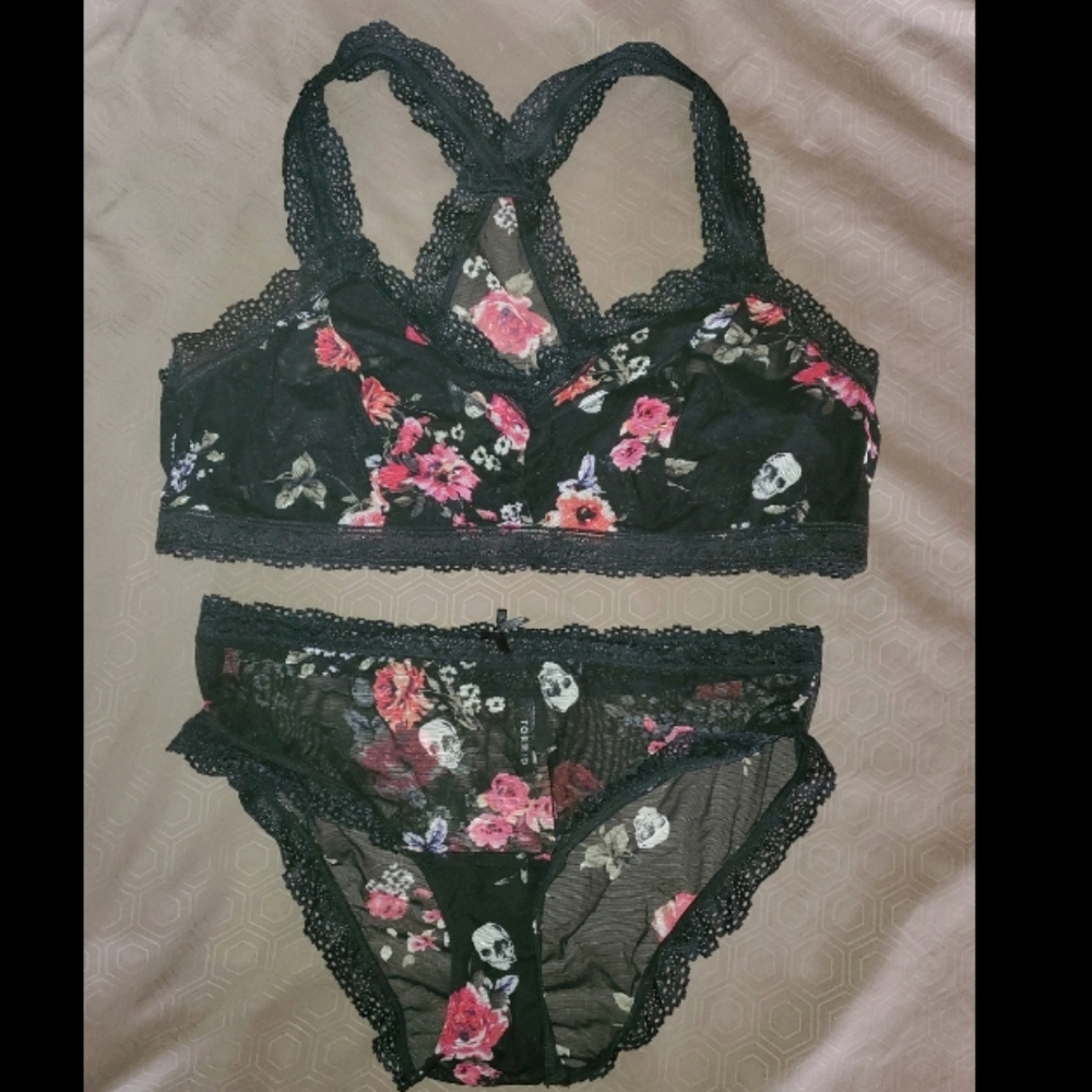 Bralette and matching panties